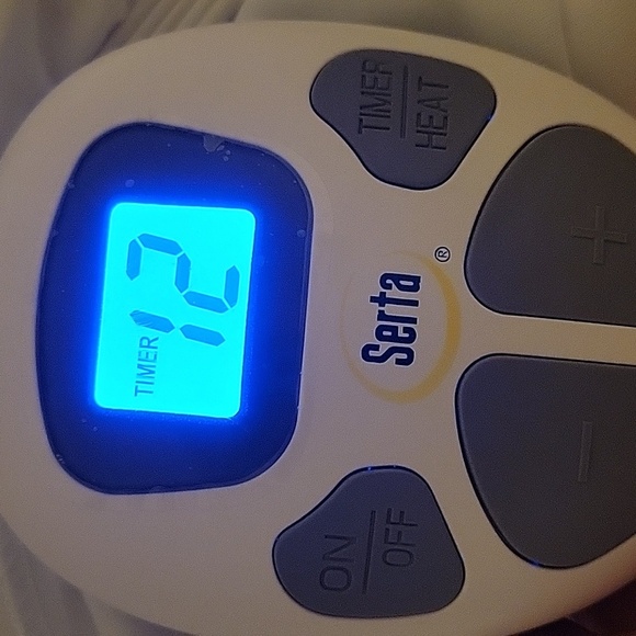 Heated White Quilted Mattress Pad with Controller New - Picture 14 of 15